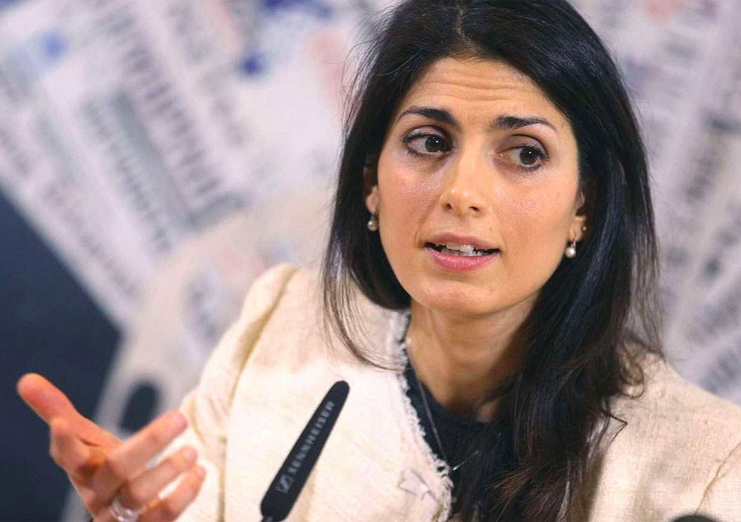 Roma, Raggi: 'Non penso alle dimissioni'