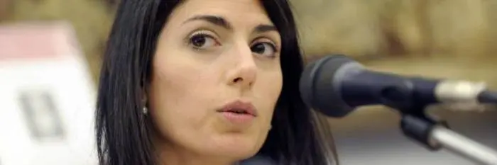 Roma, al via l'interrogatorio del sindaco Virginia Raggi