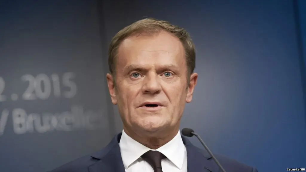 Migranti, Tusk: Chiudere rotta irregolare dalla Libia all'Italia