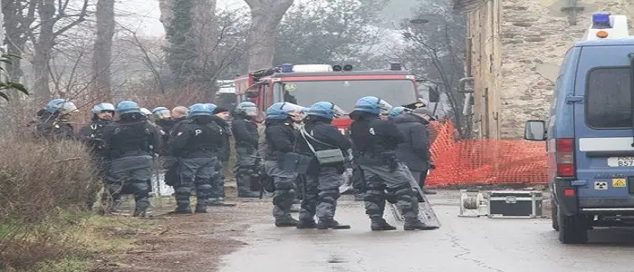 Firenze, blitz contro gli anarchici a San Salvi: tre arresti