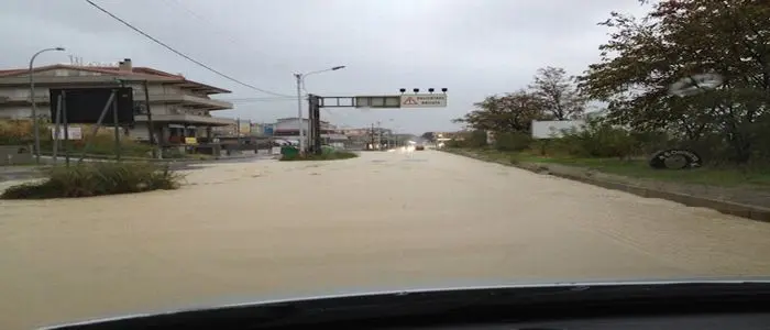 Maltempo in Calabria: forte vento e pioggia, chiuse diverse scuole