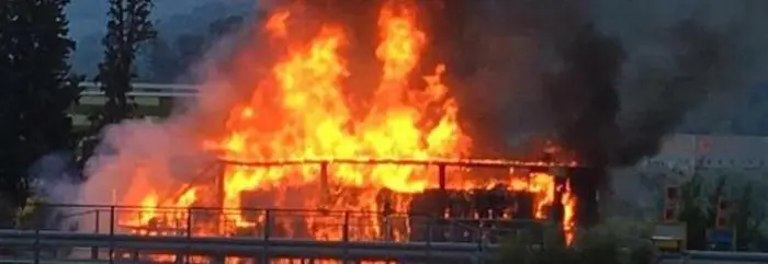 Incidente sull'autostrada A4, 16 studenti morti