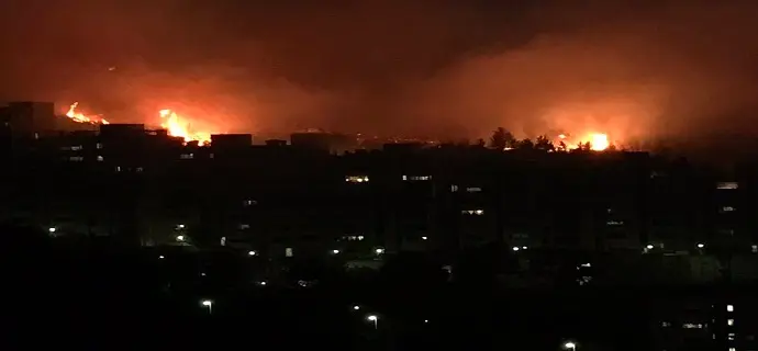 Genova, rientrano a casa i 300 sfollati a causa del vasto incendio sulle colline