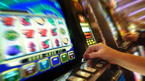 Padova, furti e rapine in sale slot: nove arresti