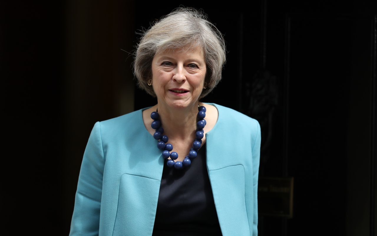 Gran Bretagna, May promette una "hard Brexit"