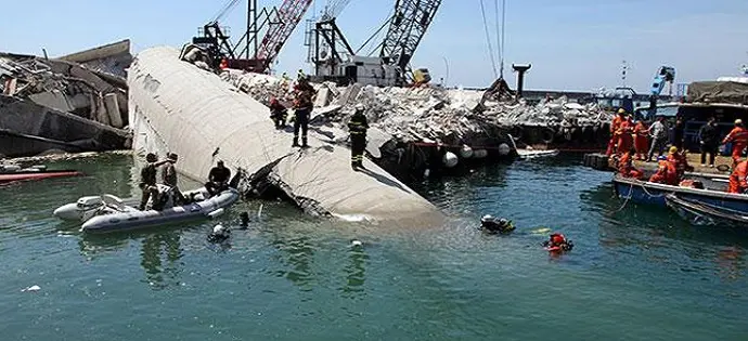 Crollo torre piloti Genova: pm chiede 20 anni e 7 mesi per il comandante della nave