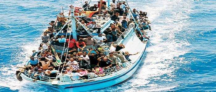 Nave con 182 migranti arrivata a Reggio Calabria
