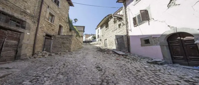 Accumoli, in 400 manifestano contro la gestione post-terremoto: "Basta burocrazia"