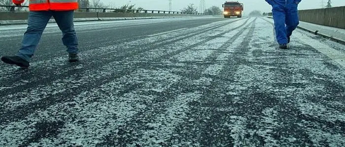 Neve e ghiaccio sulle strade del Nord, pericolo "freezing rain"