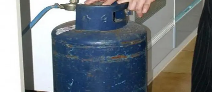 Minaccia di far scoppiare bombola gas, una denuncia a Catanzaro
