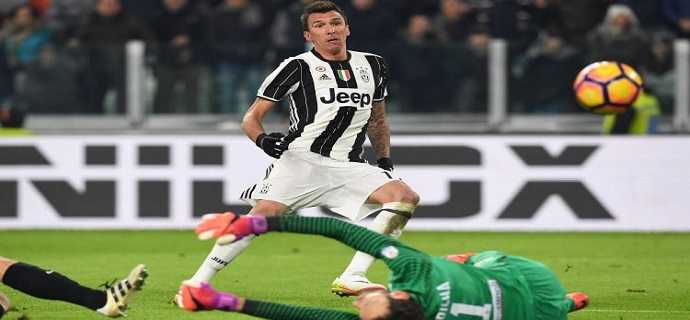 Calcio, Coppa Italia: Fiorentina e Juventus avanti. La squadra di Allegri batte 3-2 l'Atalanta