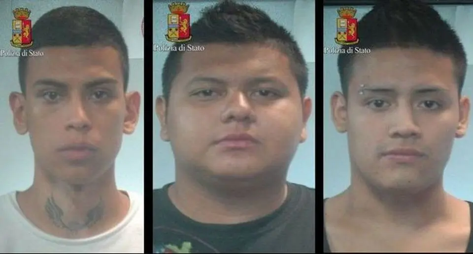 Tentarono di uccidere capotreno con un machete, condanne ridotte