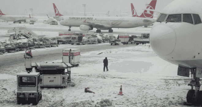 Maltempo, Istanbul: voli cancellati. Bloccati centinaia di italiani