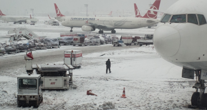 Maltempo, Istanbul: voli cancellati. Bloccati centinaia di italiani