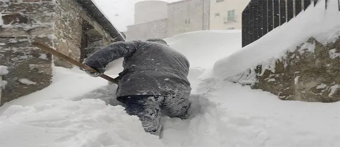 Meteo: 8 morti. Il gelo fa collassare il Centro-Sud