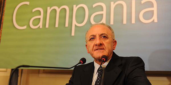 Meningite, De Luca: vaccino gratis ai minorenni