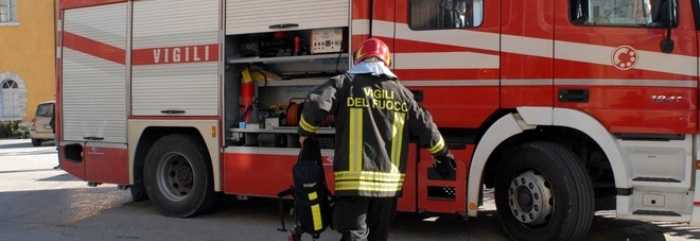 Incendio in una palazzina a Ciampino: paura ma tutti salvi