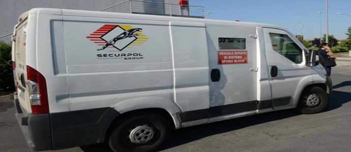 Rapine: fallito assalto a furgone portavalori 'Securpol'
