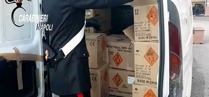 Botti di fine anno: carabinieri sequestrano furgone con oltre 240 chilogrammi di fuochi d'artificio