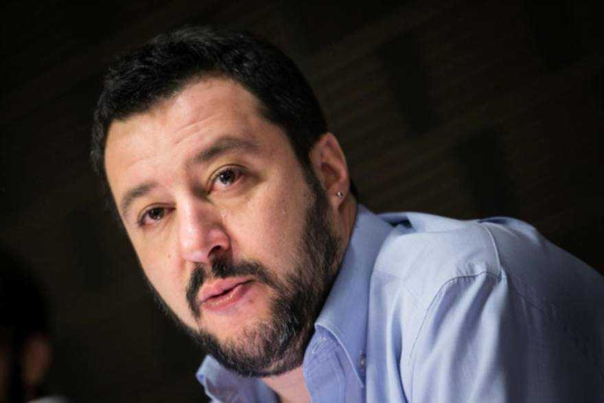 Matteo Salvini: "Lo Stato ha speso 4 miliardi di euro per mantenere in hotel i clandestini"