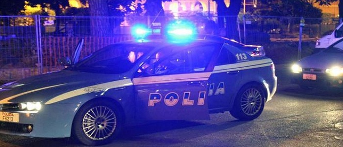 Roma, accoltellata una donna per rubarle il cellulare. Due arrestati