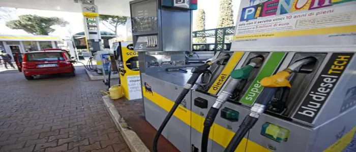 Venezia, esplosione in un distributore di benzina: un morto