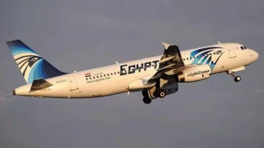 Schianto del volo EgyptAir: tracce di esplosivo sui corpi dei passeggeri
