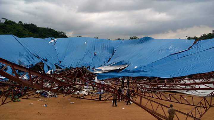 Nigeria: crolla il tetto di una chiesa. Almeno 160 morti