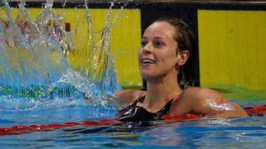 Mondiali nuoto in vasca corta, l'infinita Pellegrini, oro nei 200. Malagò: "Non smette di stupirci"