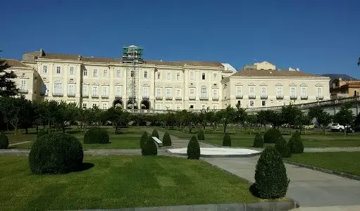 Reggia di Portici,  mercatini di Natale e visite teatralizzate dall'8 all'11 dicembre