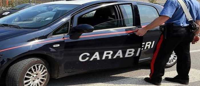 Livorno, imprenditore trovato morto in casa con ferite. Forse ucciso dai ladri