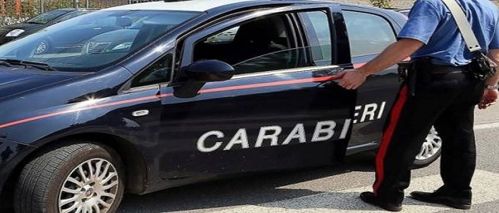 Livorno, imprenditore trovato morto in casa con ferite. Forse ucciso dai ladri