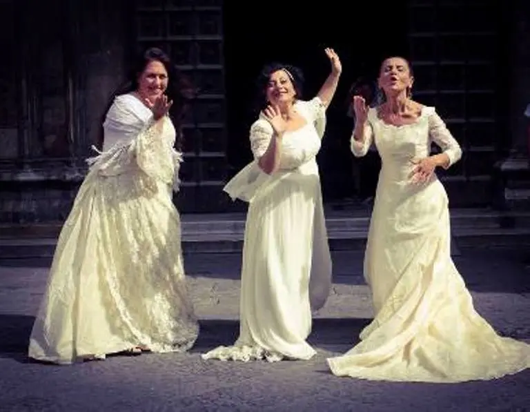 Adotta una lotta, concerto del trio al femminile Le Assurd a sostegno dell'Asilo Filangieri