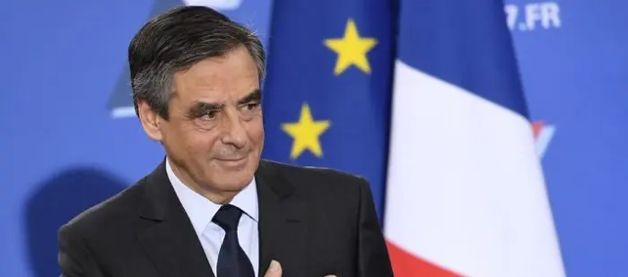 Francia, Fillon trionfa alle primarie del centrodestra