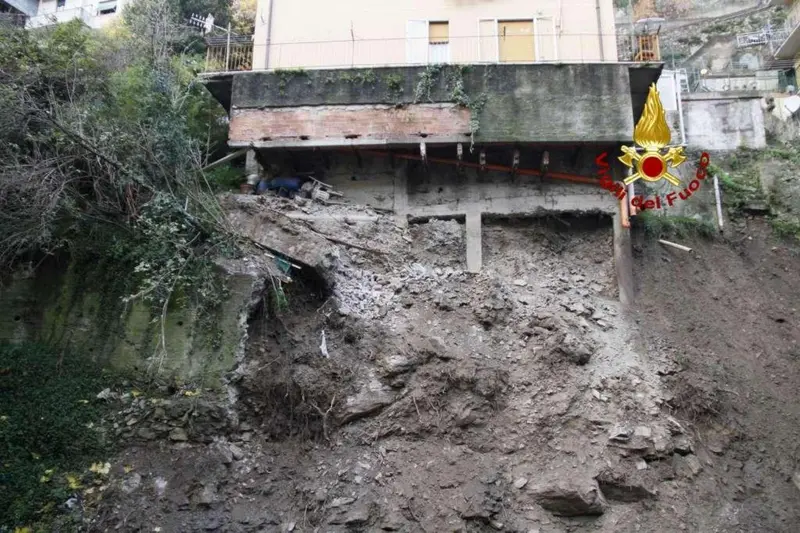 Genova: 200 sfollati nella notte per allarme frana