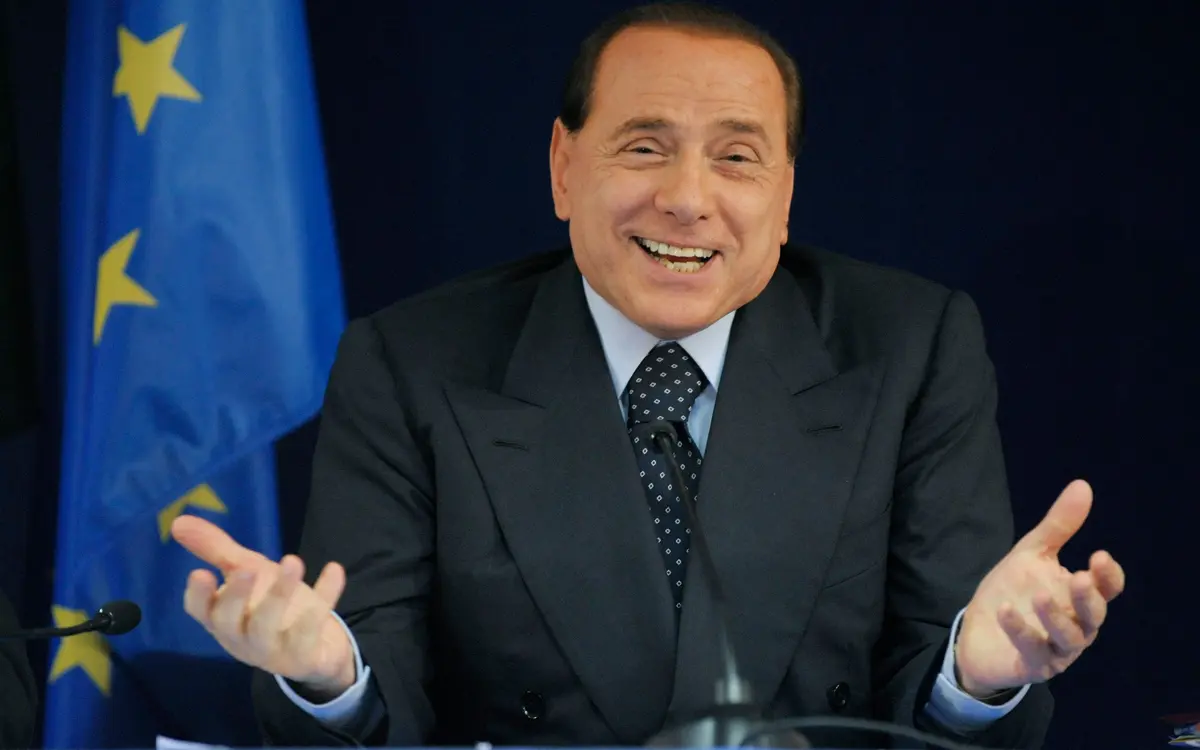Berlusconi si ricandida a guida del Centrodestra, critiche ai "nuovi leader"