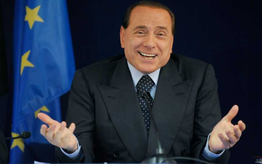 Berlusconi si ricandida a guida del Centrodestra, critiche ai "nuovi leader"