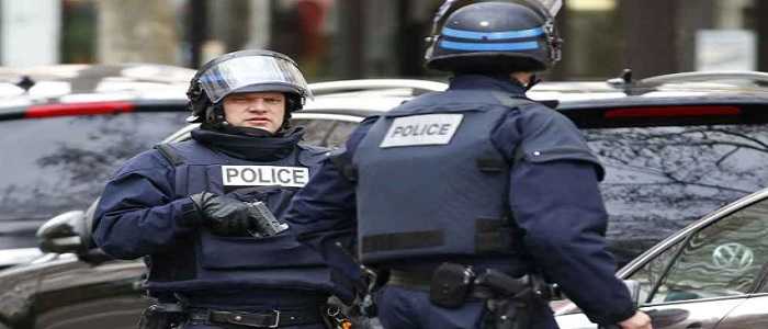 Terrorismo, arrestati cinque sospetti in Francia. Progettavano attentati a Parigi