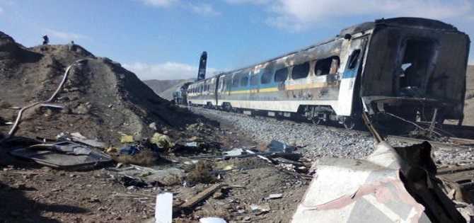 Iran, scontro tra due treni: decine di vittime