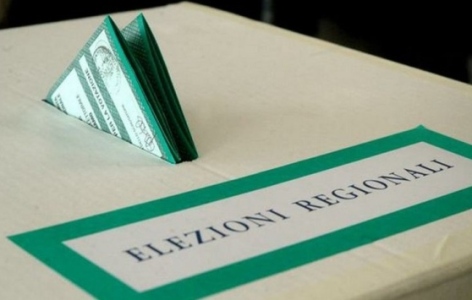 M5S, inchiesta presunte firme irregolari: 4 indagati anche a Bologna