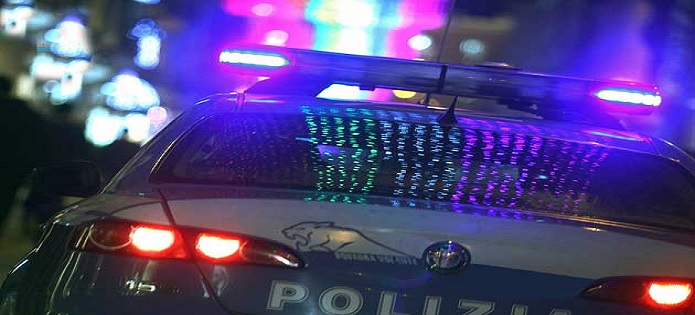 Roma, si offre di accompagnarla a casa e poi la violenta