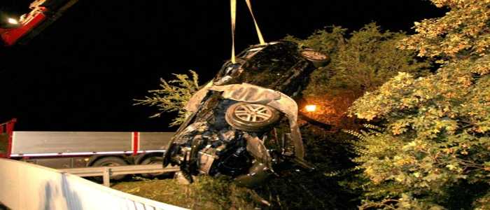 Trentino Alto Adige, incidente: vettura finisce in torrente, due morti e tre feriti