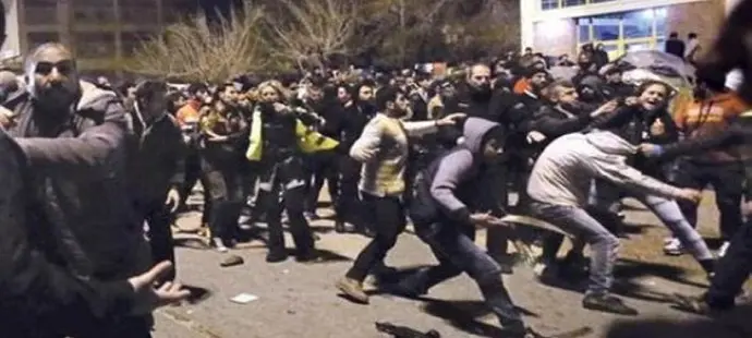 Grecia, attaccato il campo profughi di Chios