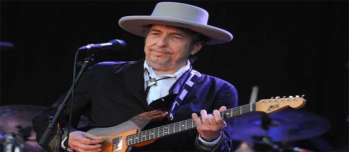Nobel per la Letteratura, Bob Dylan non ritirerà il premio: "Onorato, ma ho altri impegni"