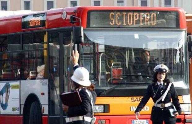 Roma, caos nella Capitale per lo sciopero dei trasporti