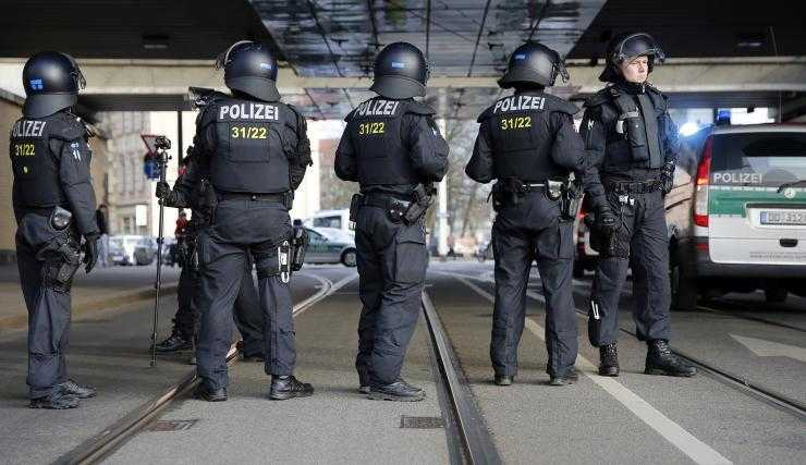 Germania, maxi blitz polizia contro sospetti Isis