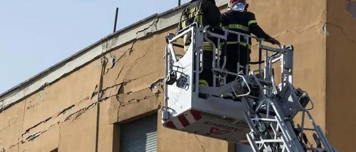 Nuove crepe a Roma, evacuate 20 famiglie