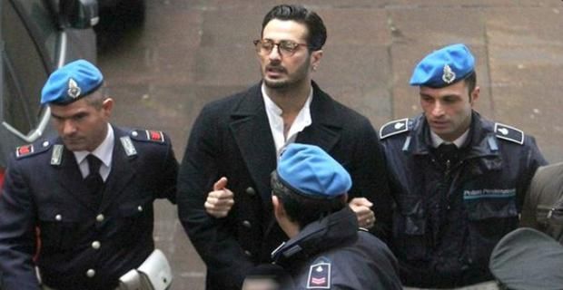 Corona, sequestrata l'abitazione a Milano