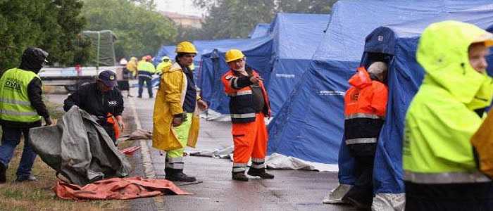 Terremoto, a Cascia il vento spazza via le tende per gli sfollati