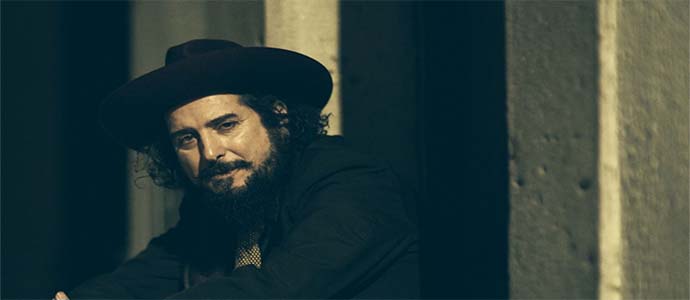 Vinicio Capossela in concerto in Calabria con "Ombra. Canzoni della cupa e altri spaventi"